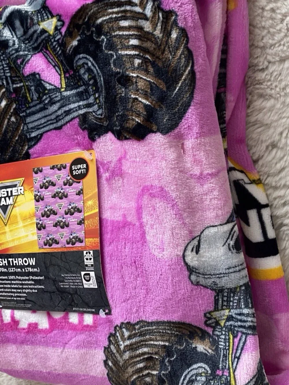 Monster Jam Sparkle Smash Super Soft Throw Blanket 50” X 70” Pink NEW